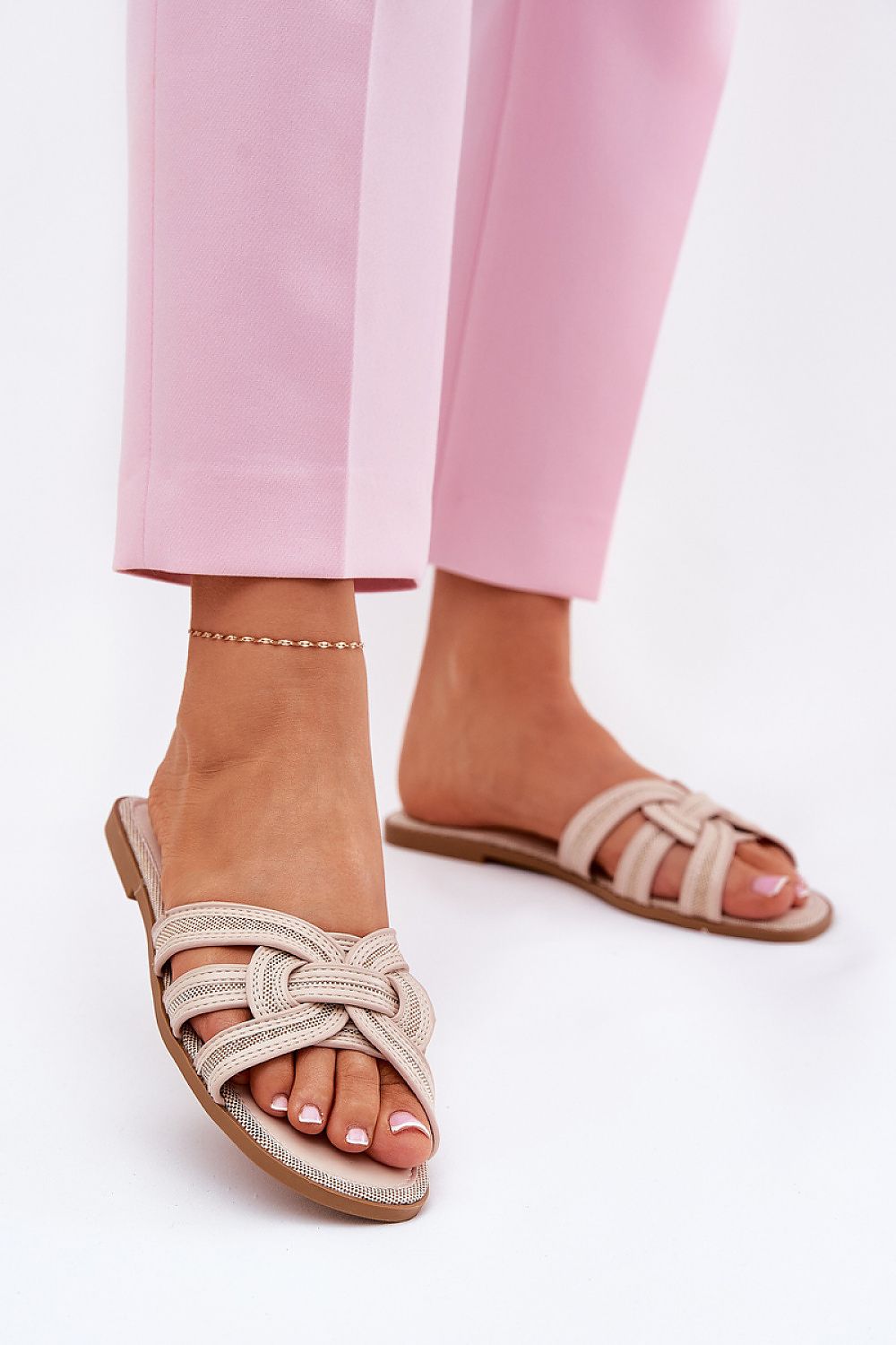Clacquettes model 210775 Step in style