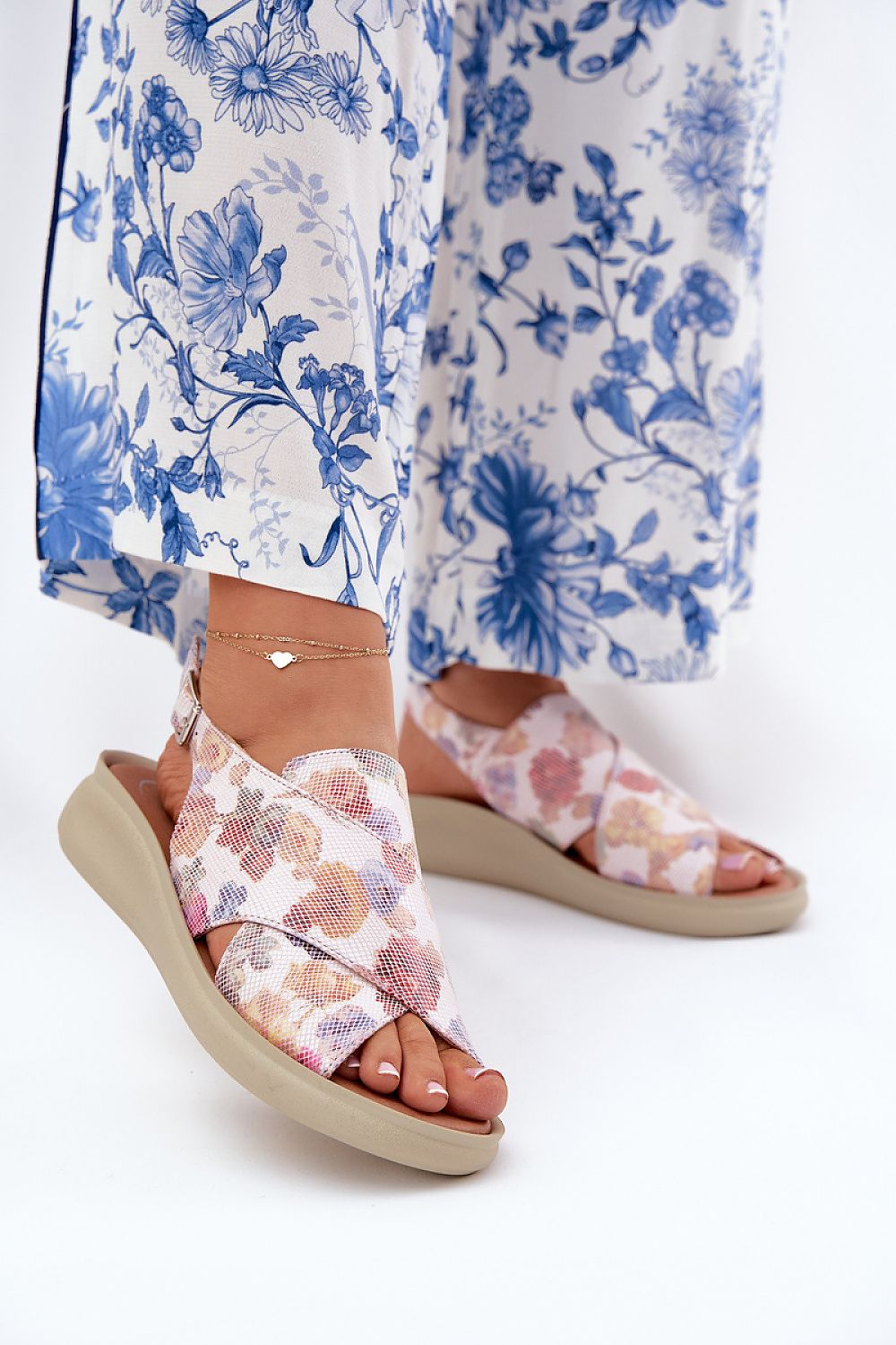  Cothurnes model 211361 Step in style 