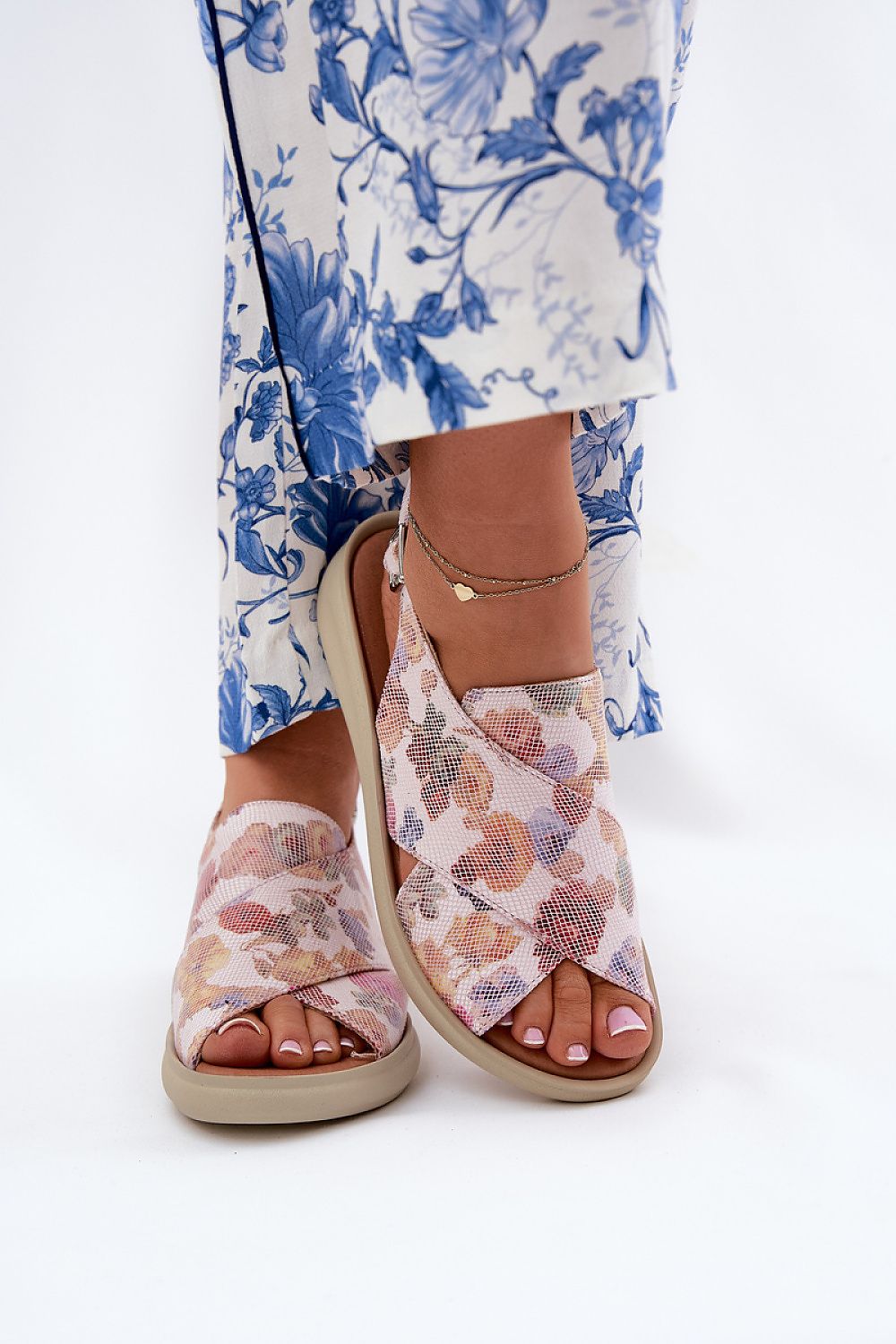  Cothurnes model 211361 Step in style 