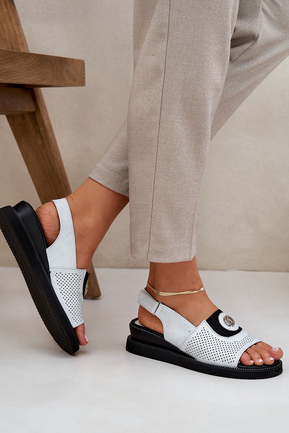 Cothurnes model 211717 Step in style