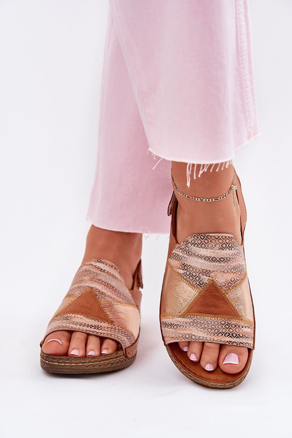 Cothurnes model 215016 Step in style