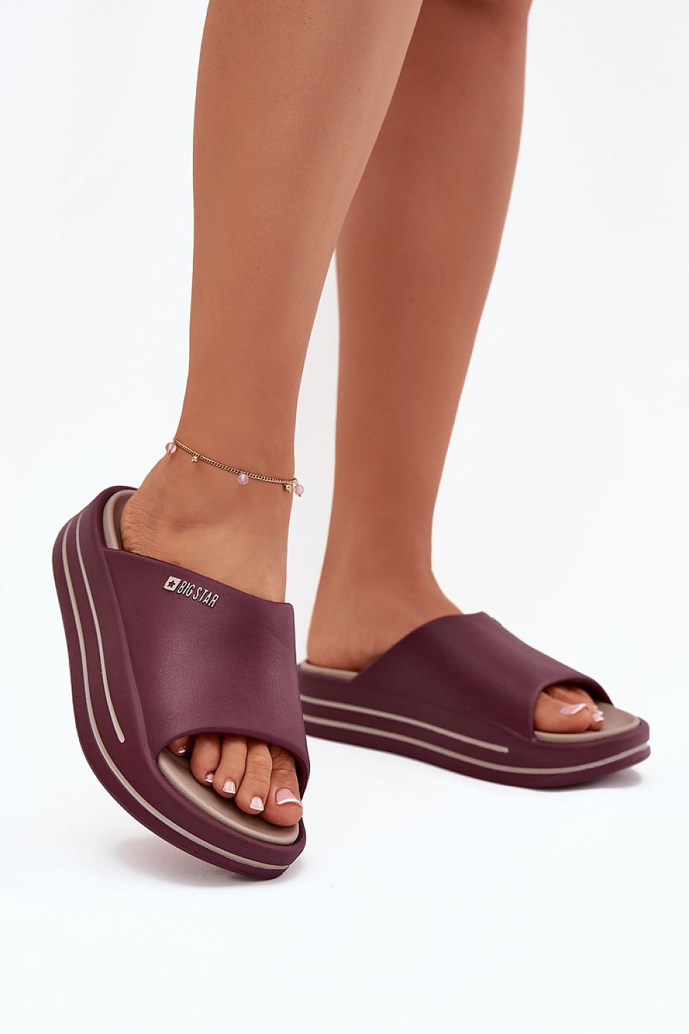 Clacquettes model 216428 Step in style
