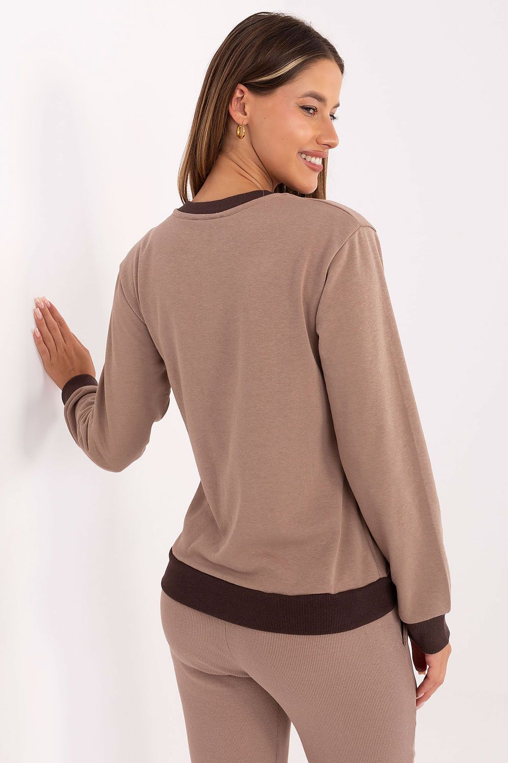 Sweatshirt model 217304 Relevance