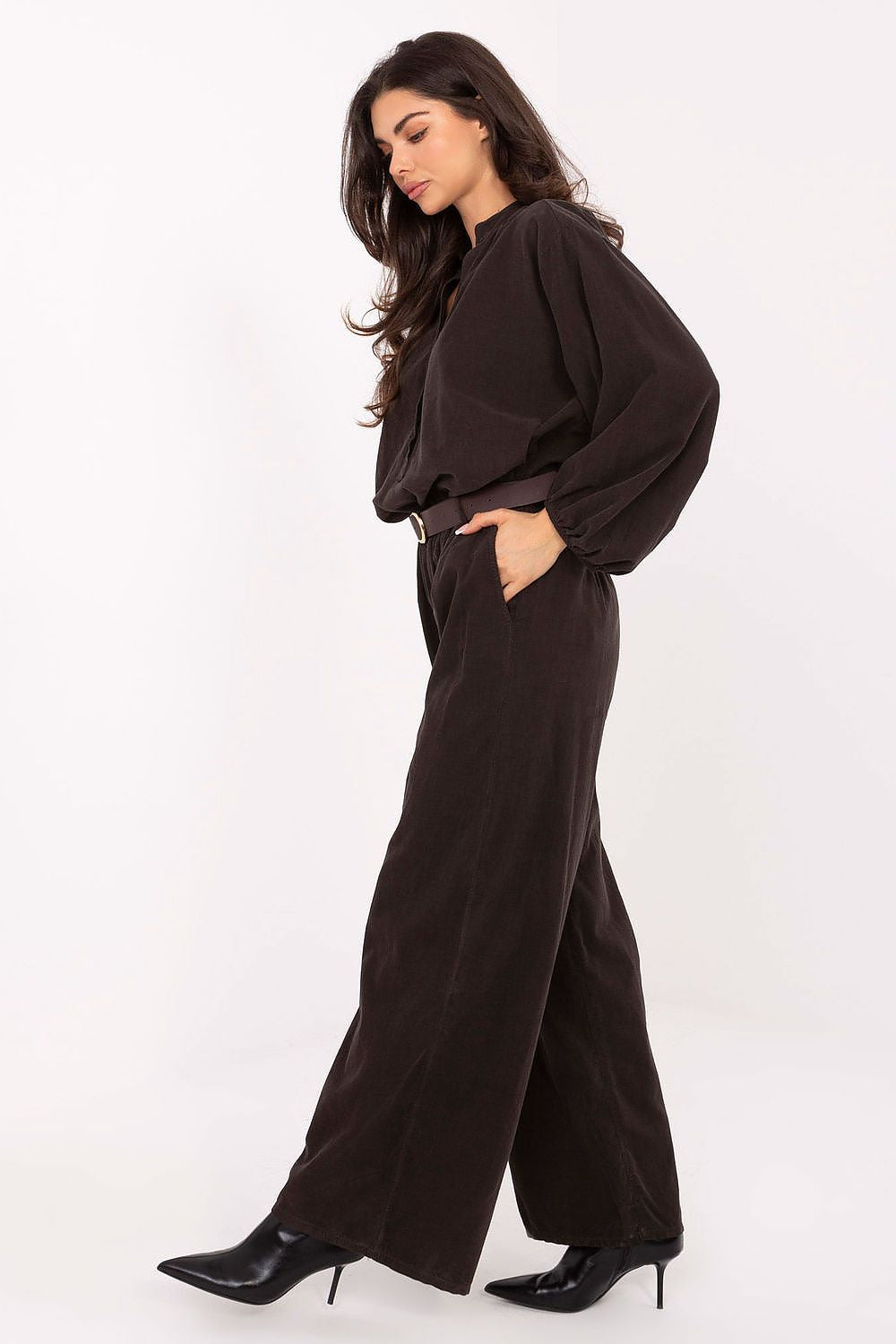 Pantalon en velours côtelé model 220280 Italy Moda