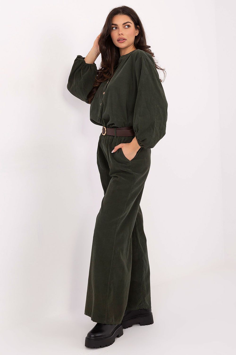 Pantalon en velours côtelé model 220280 Italy Moda