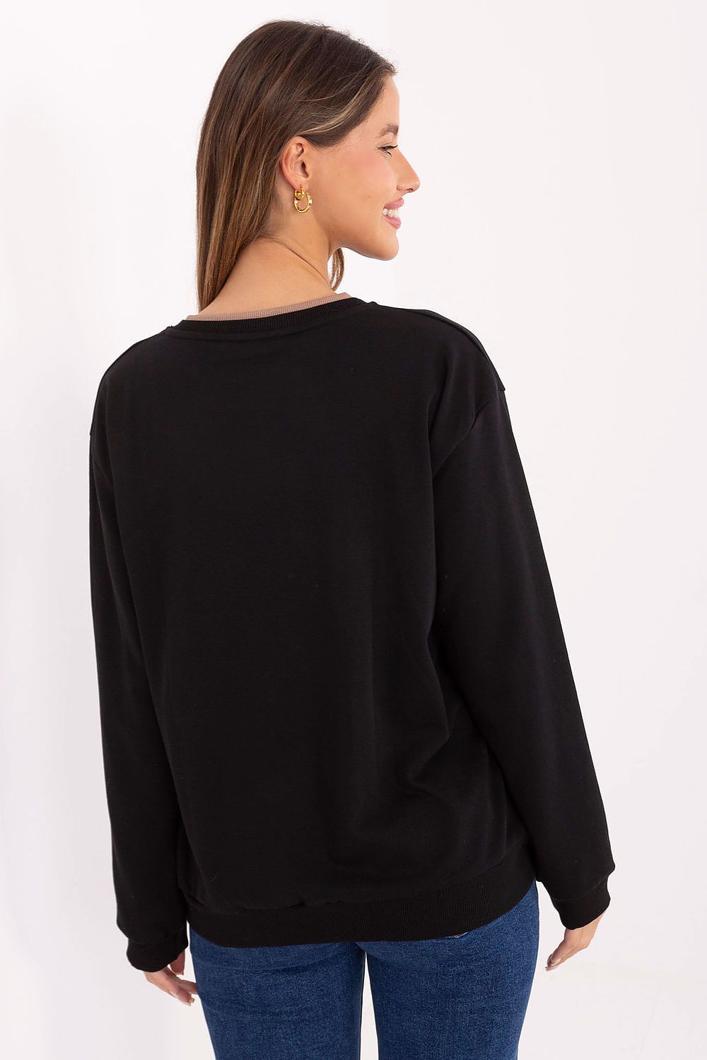 Sweatshirt model 220413 Relevance