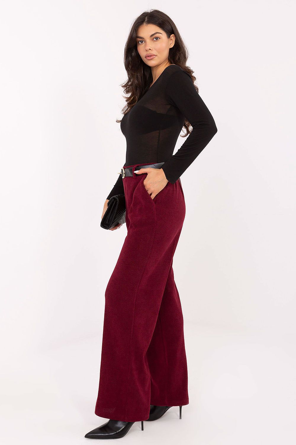 Pantalon en velours côtelé model 220750 Italy Moda