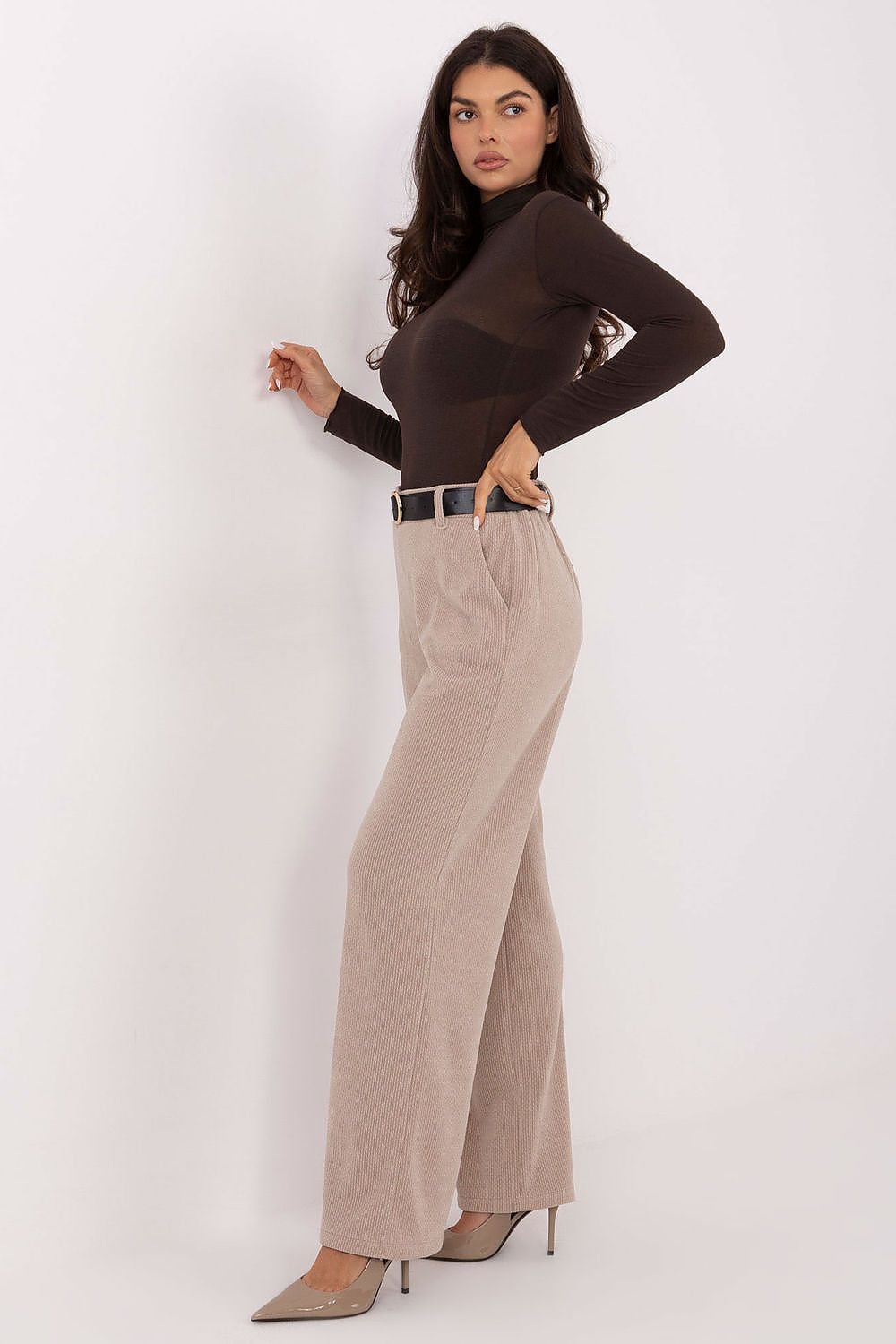 Pantalon en velours côtelé model 220750 Italy Moda