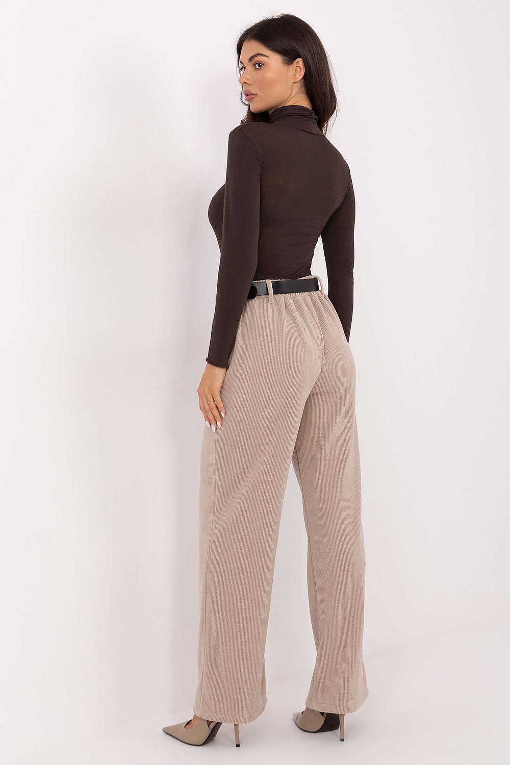 Pantalon en velours côtelé model 220750 Italy Moda