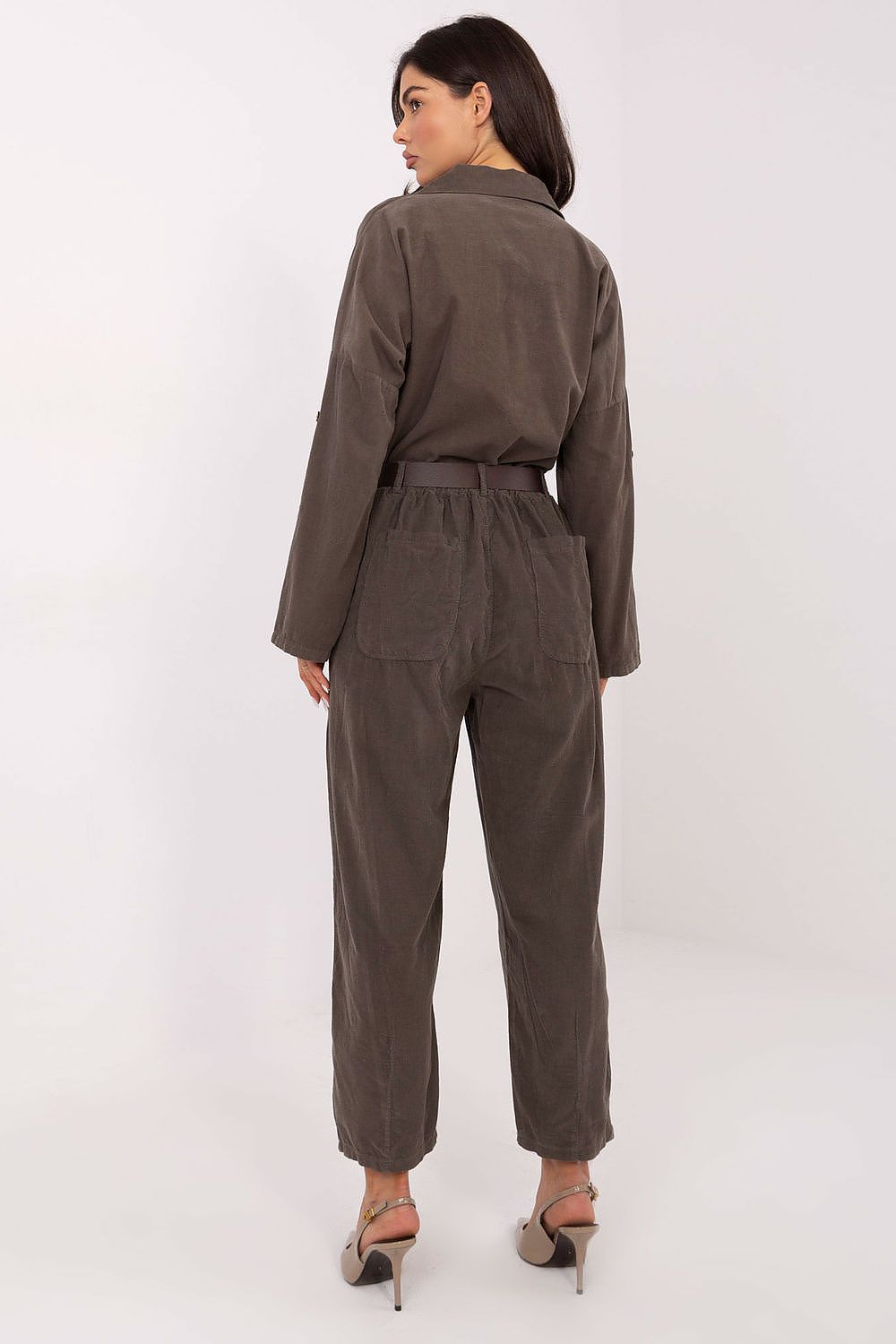 Pantalon en velours côtelé model 220815 Italy Moda