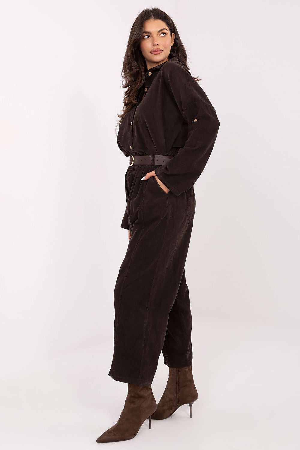 Pantalon en velours côtelé model 220815 Italy Moda
