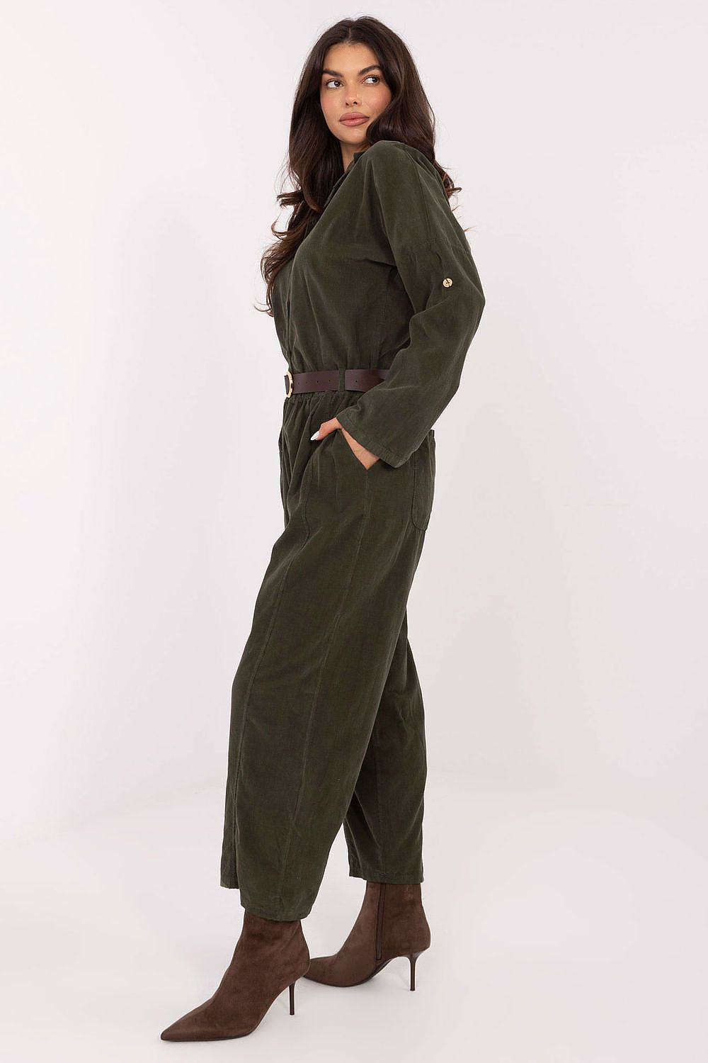 Pantalon en velours côtelé model 220815 Italy Moda