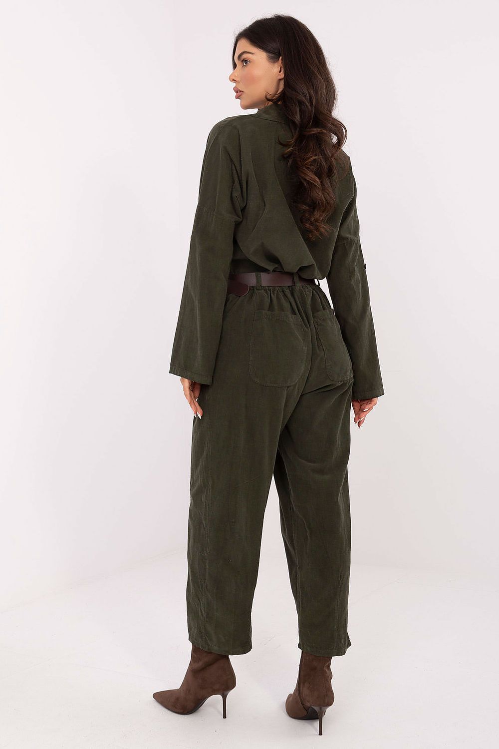 Pantalon en velours côtelé model 220815 Italy Moda