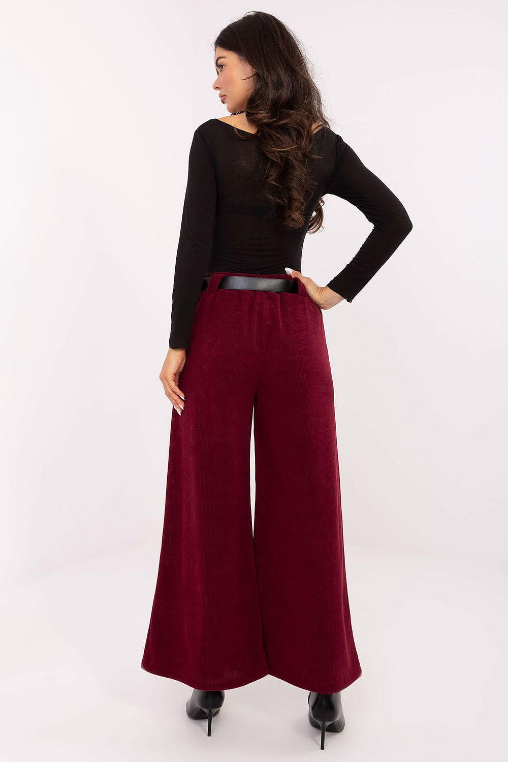 Pantalon en velours côtelé model 220873 Rue Paris