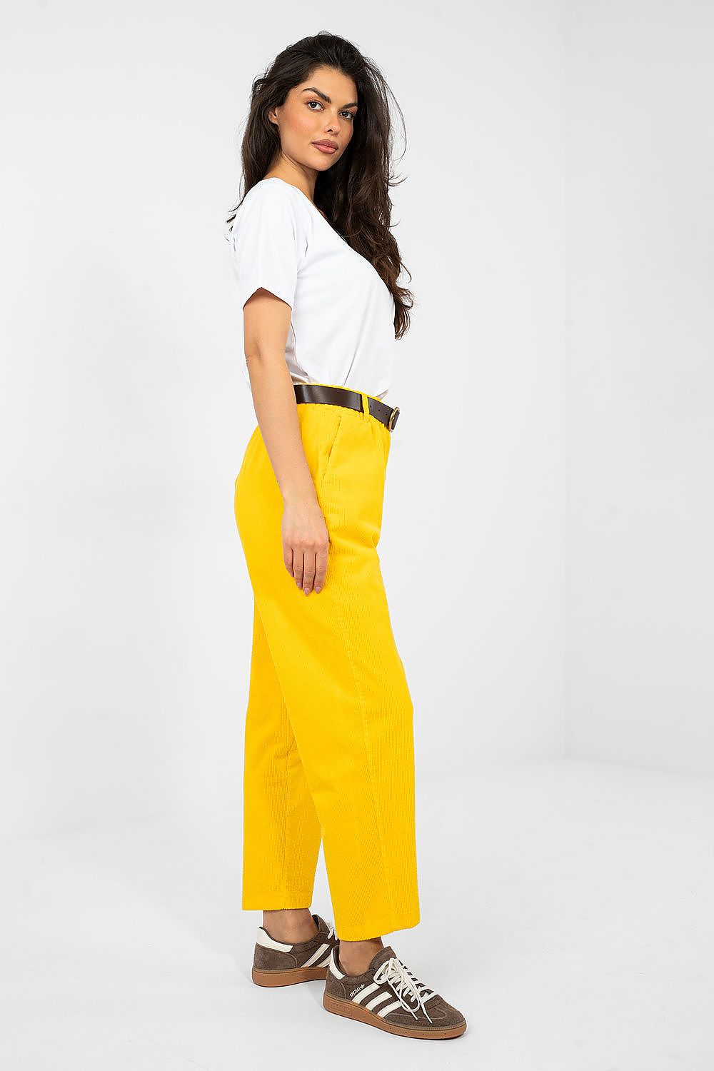 Pantalon en velours côtelé model 224052 Italy Moda