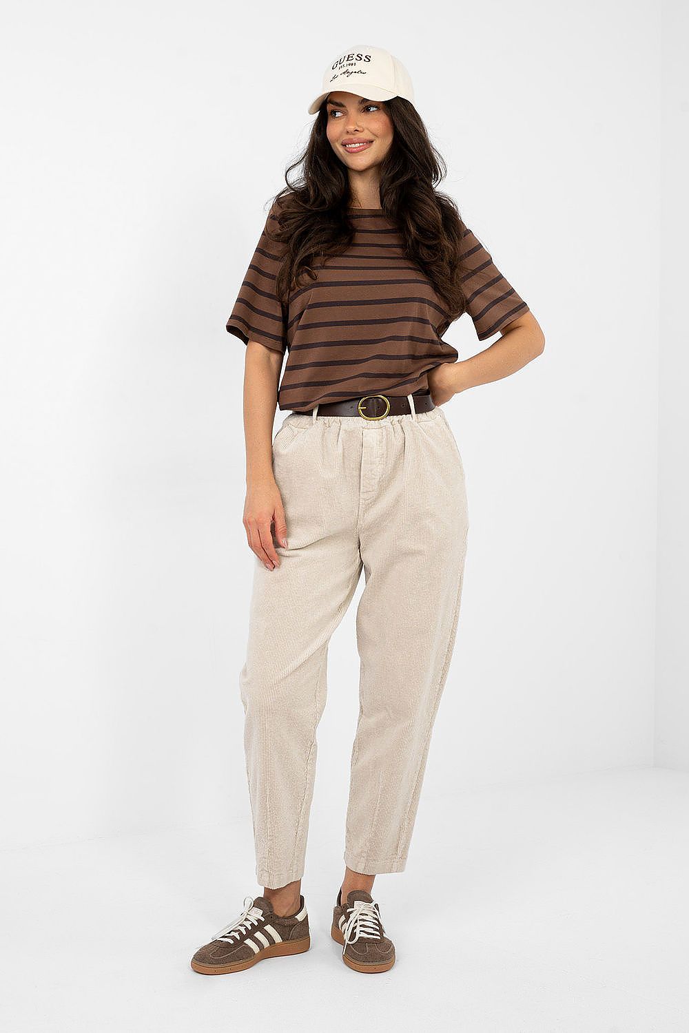 Pantalon en velours côtelé model 224052 Italy Moda
