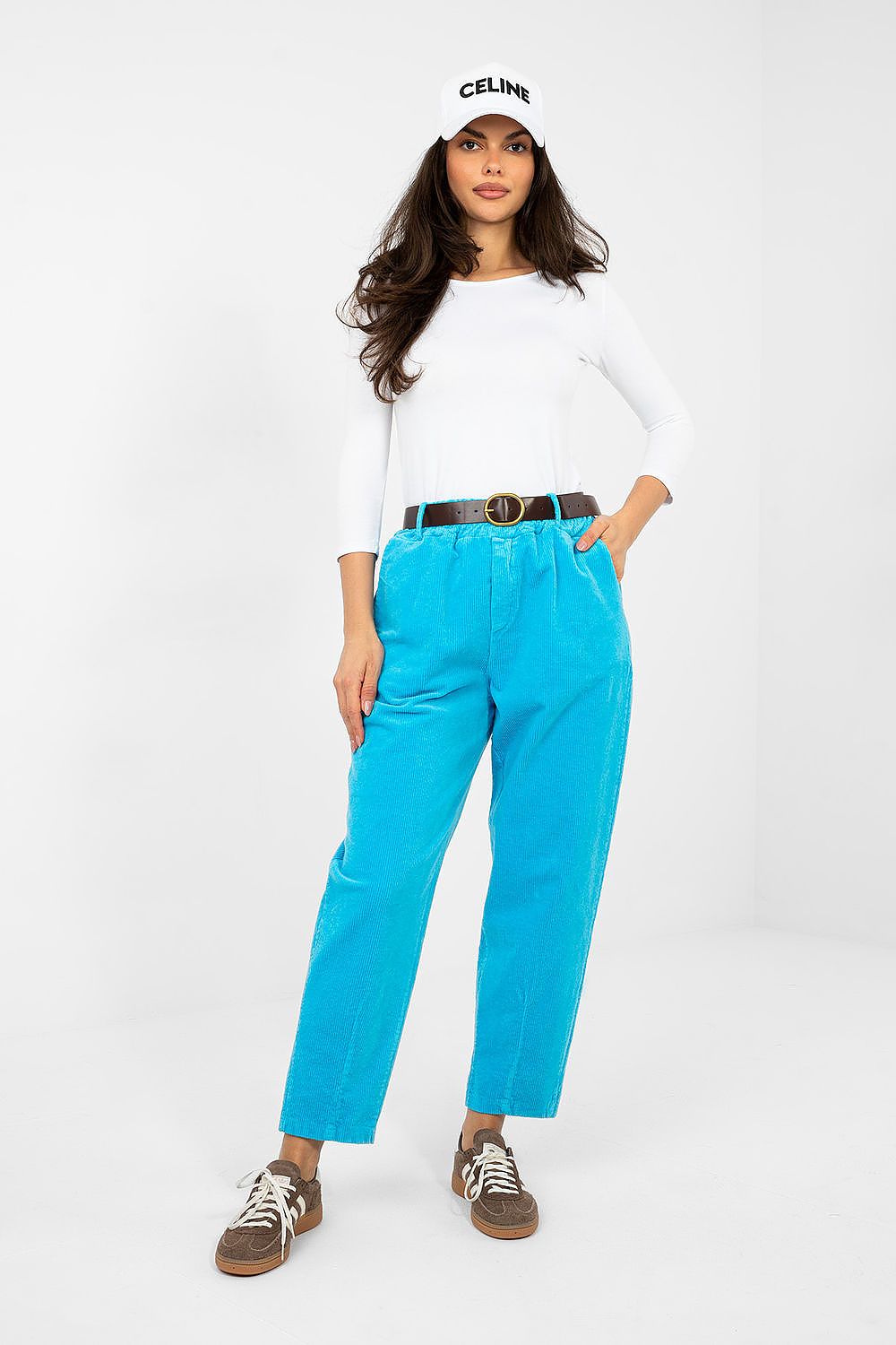 Pantalon en velours côtelé model 224052 Italy Moda