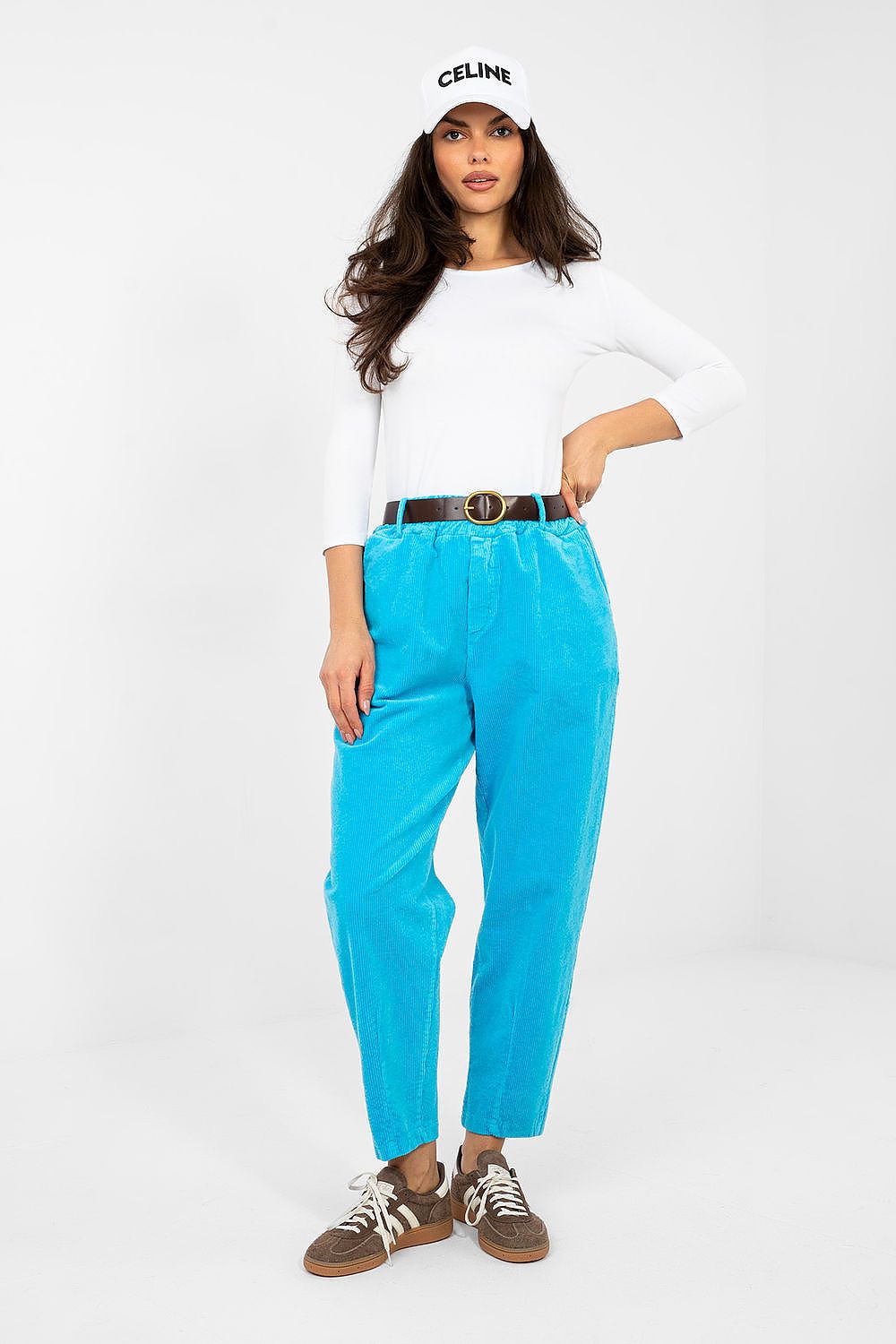 Pantalon en velours côtelé model 224052 Italy Moda