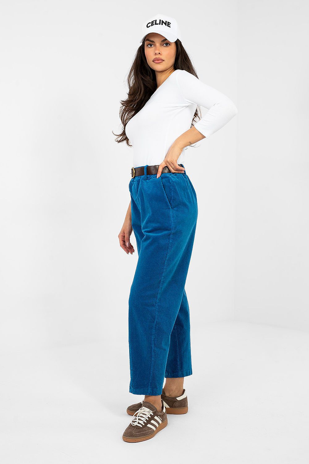 Pantalon en velours côtelé model 224052 Italy Moda