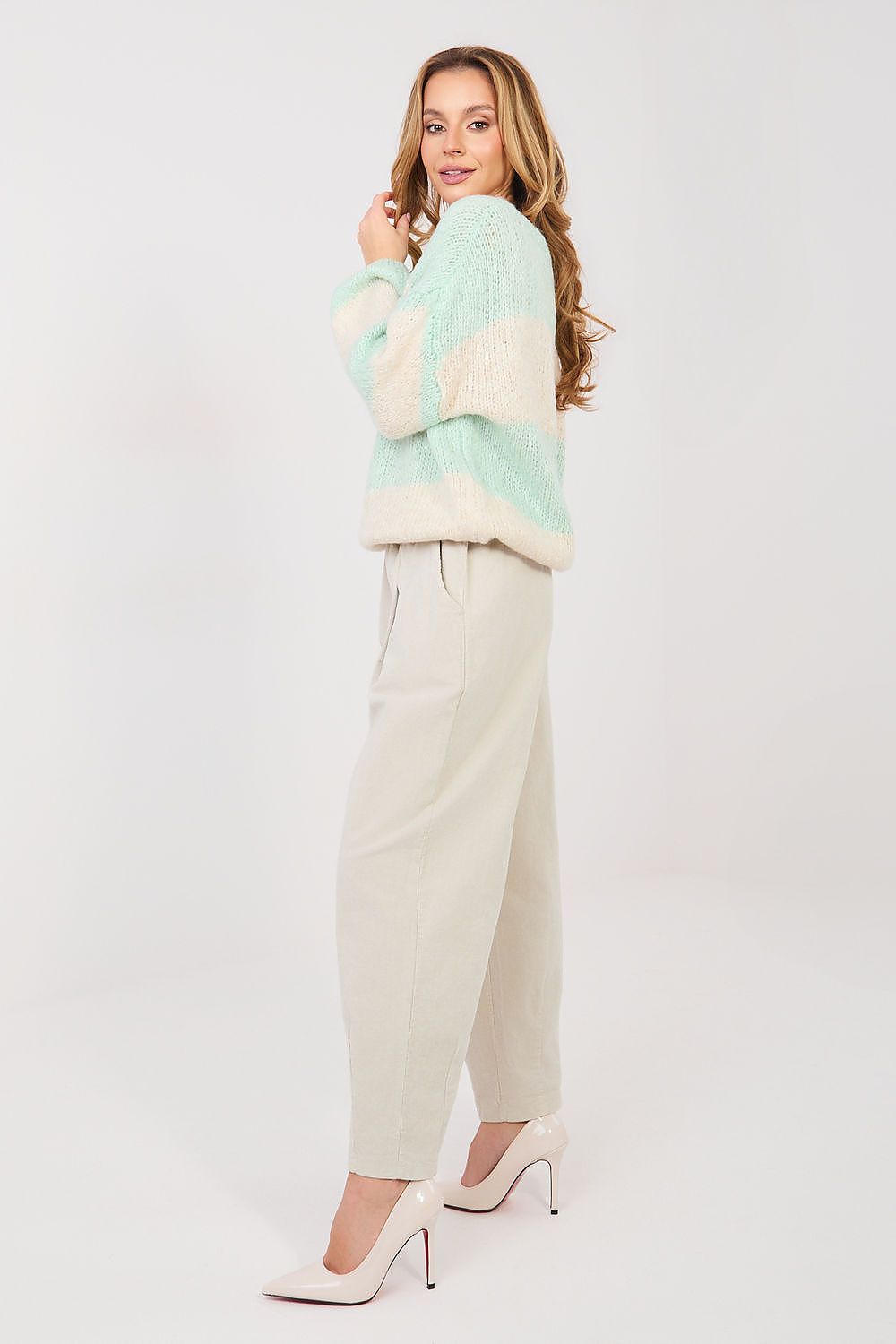 Pantalon en velours côtelé model 224381 Italy Moda