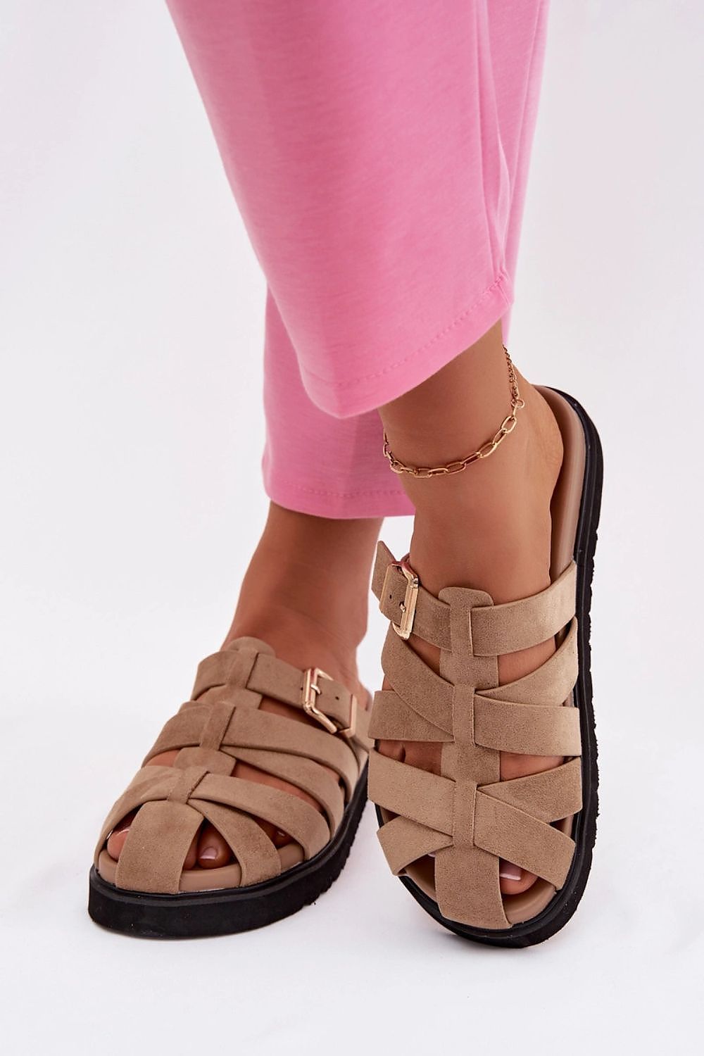 Clacquettes model 224504 Step in style