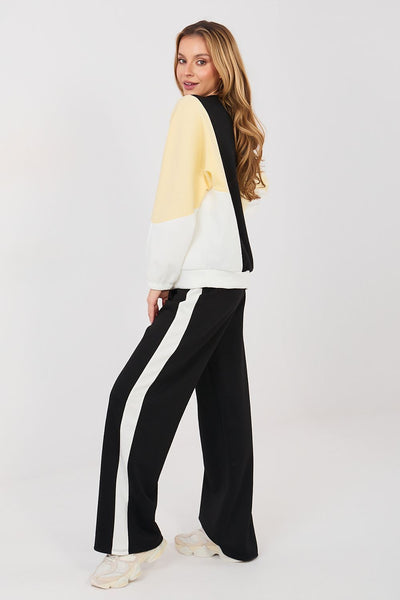  L`ensemble model 224784 Rue Paris 