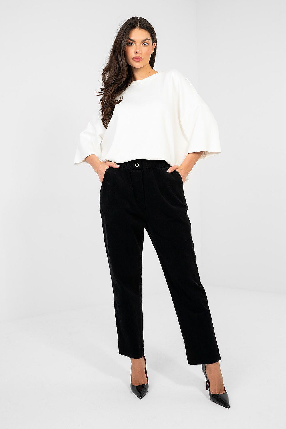 Pantalon en velours côtelé model 224840 Italy Moda