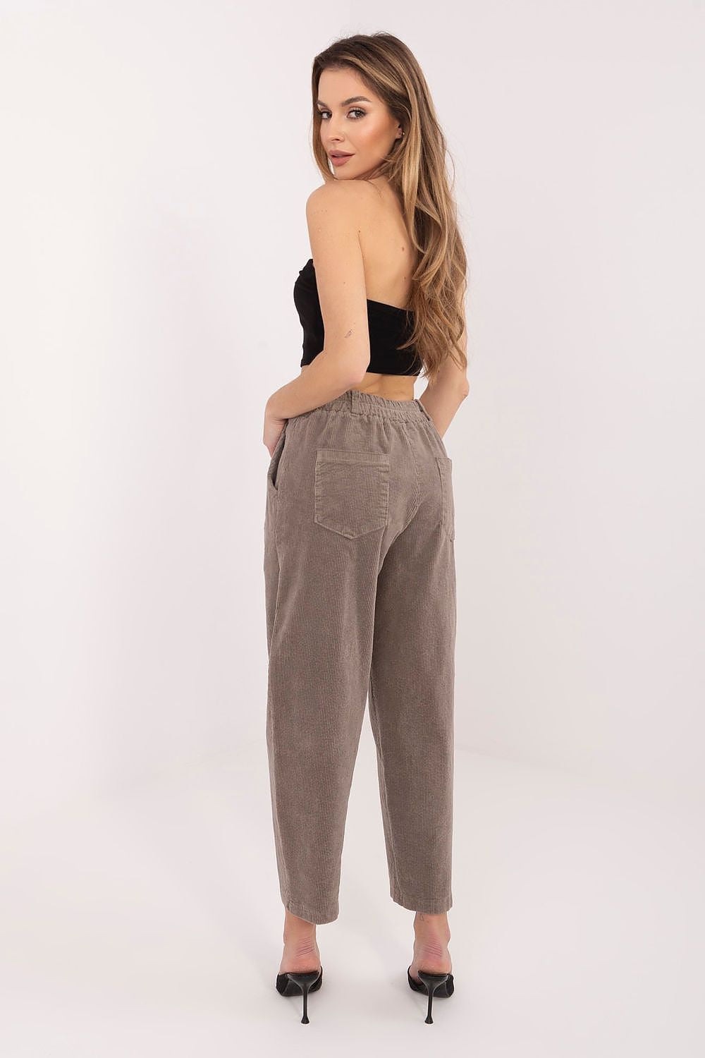 Pantalon en velours côtelé model 224997 Rue Paris