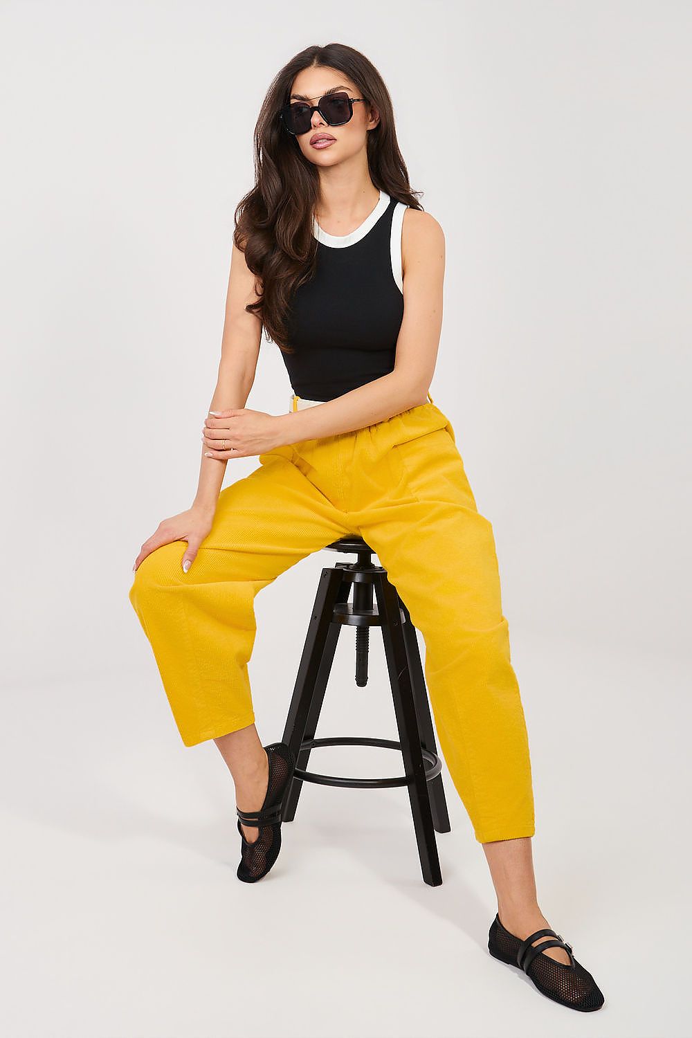 Pantalon en velours côtelé model 225094 Rue Paris