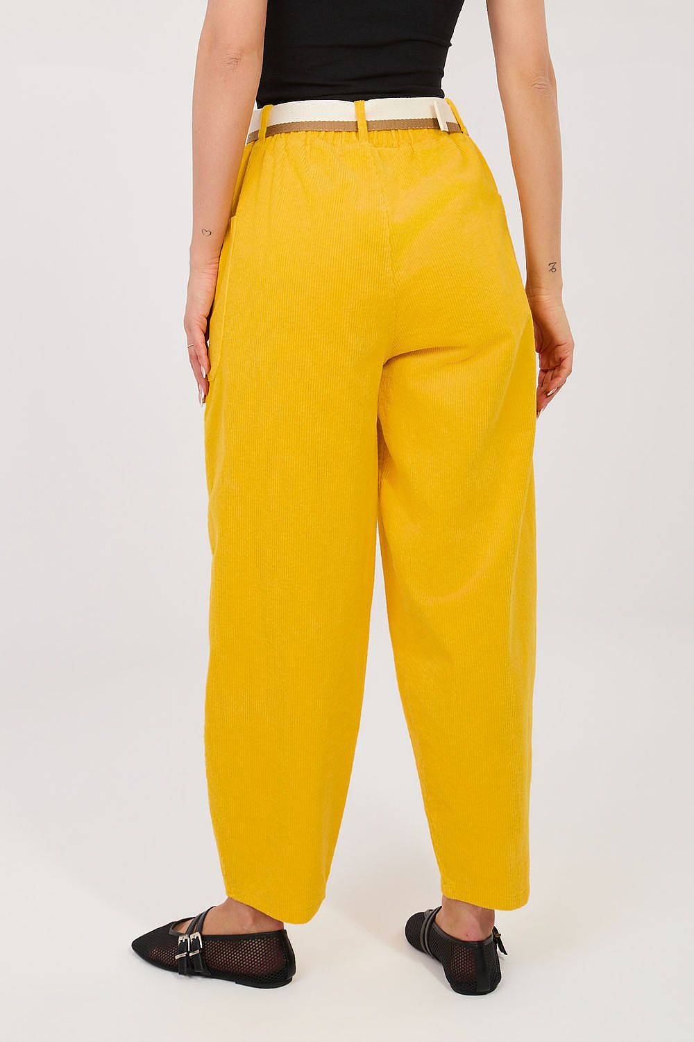 Pantalon en velours côtelé model 225094 Rue Paris
