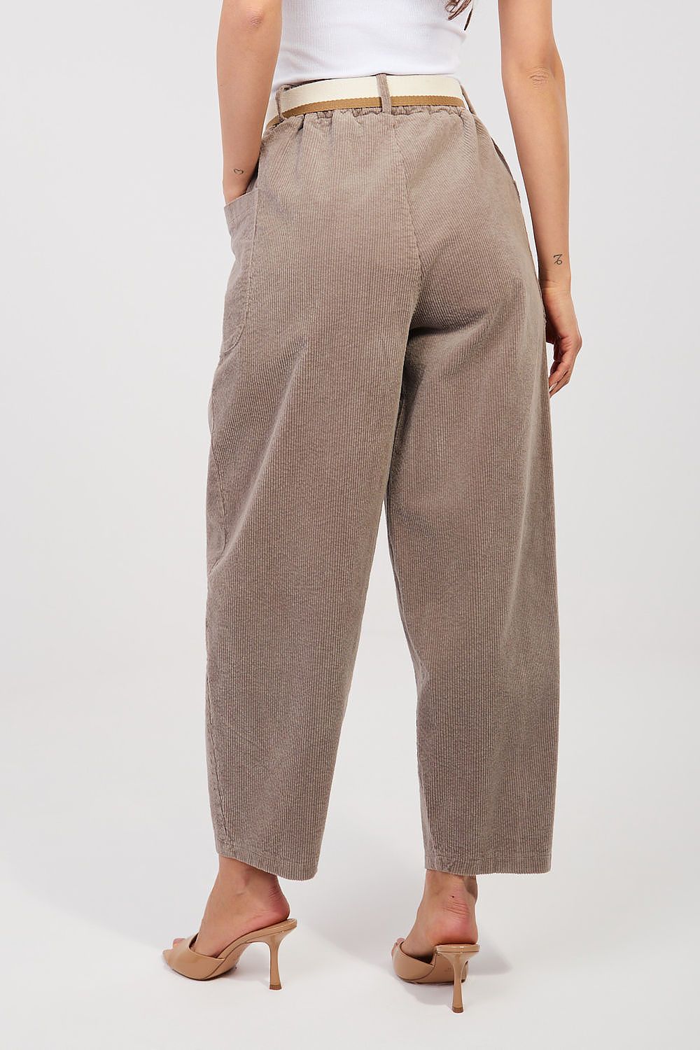 Pantalon en velours côtelé model 225094 Rue Paris