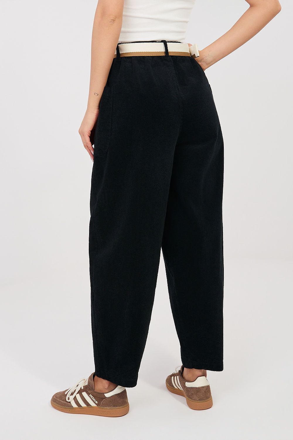 Pantalon en velours côtelé model 225094 Rue Paris