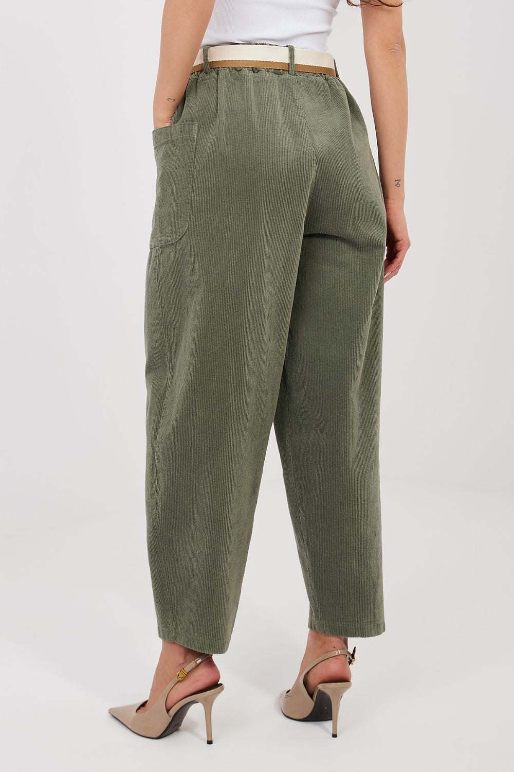 Pantalon en velours côtelé model 225094 Rue Paris