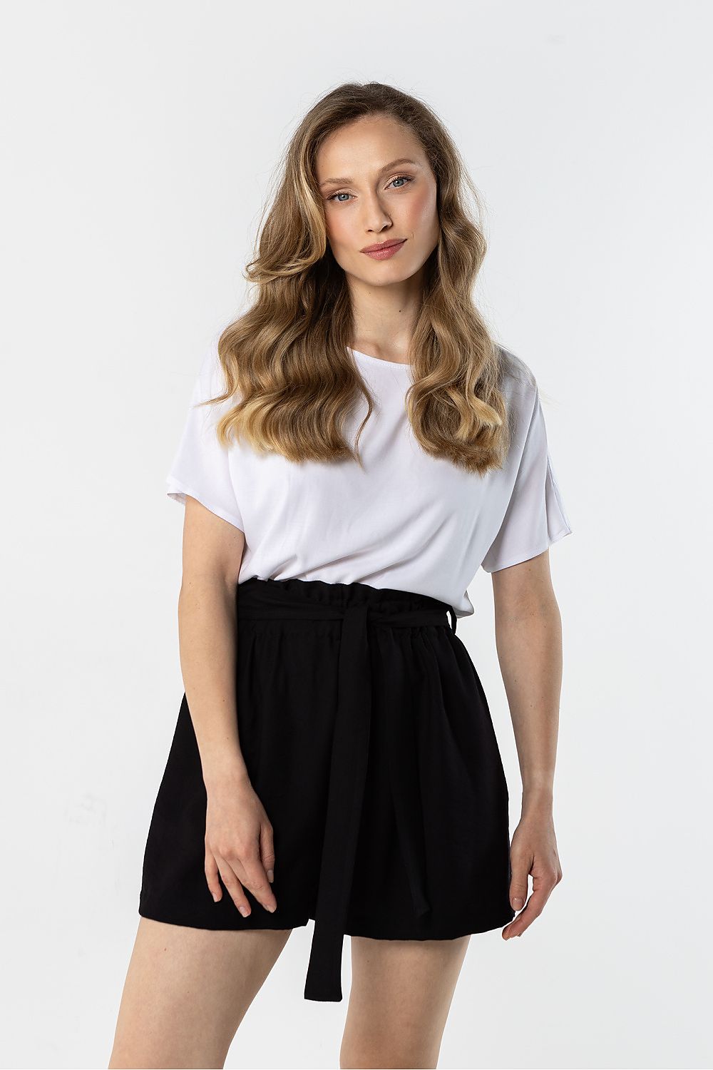 Shorts model 225323 awama