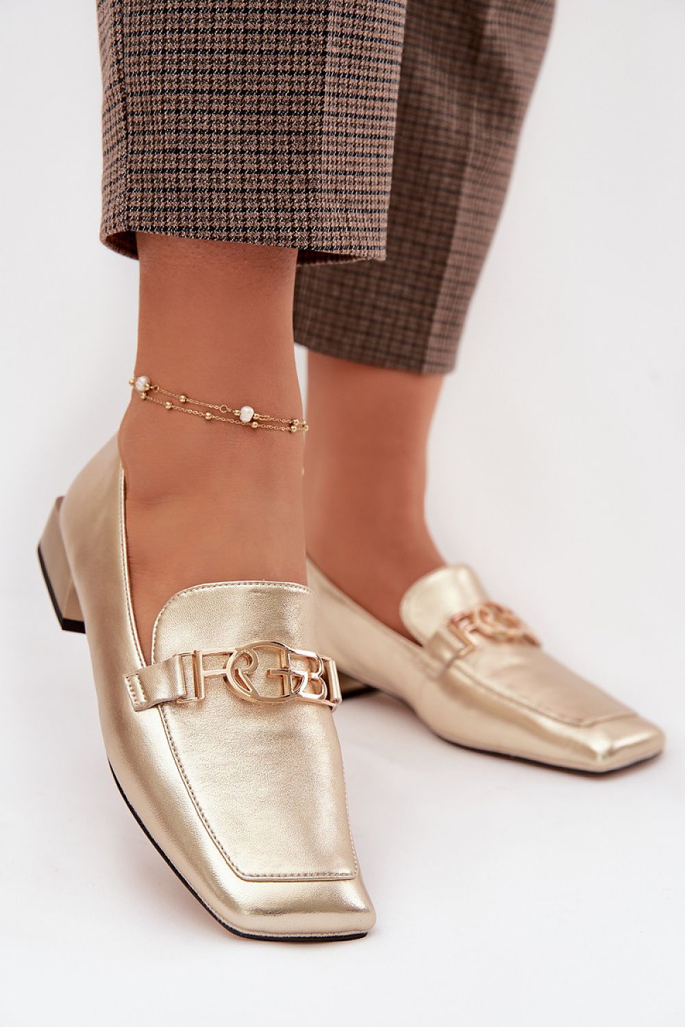 Clacquettes model 225361 Step in style