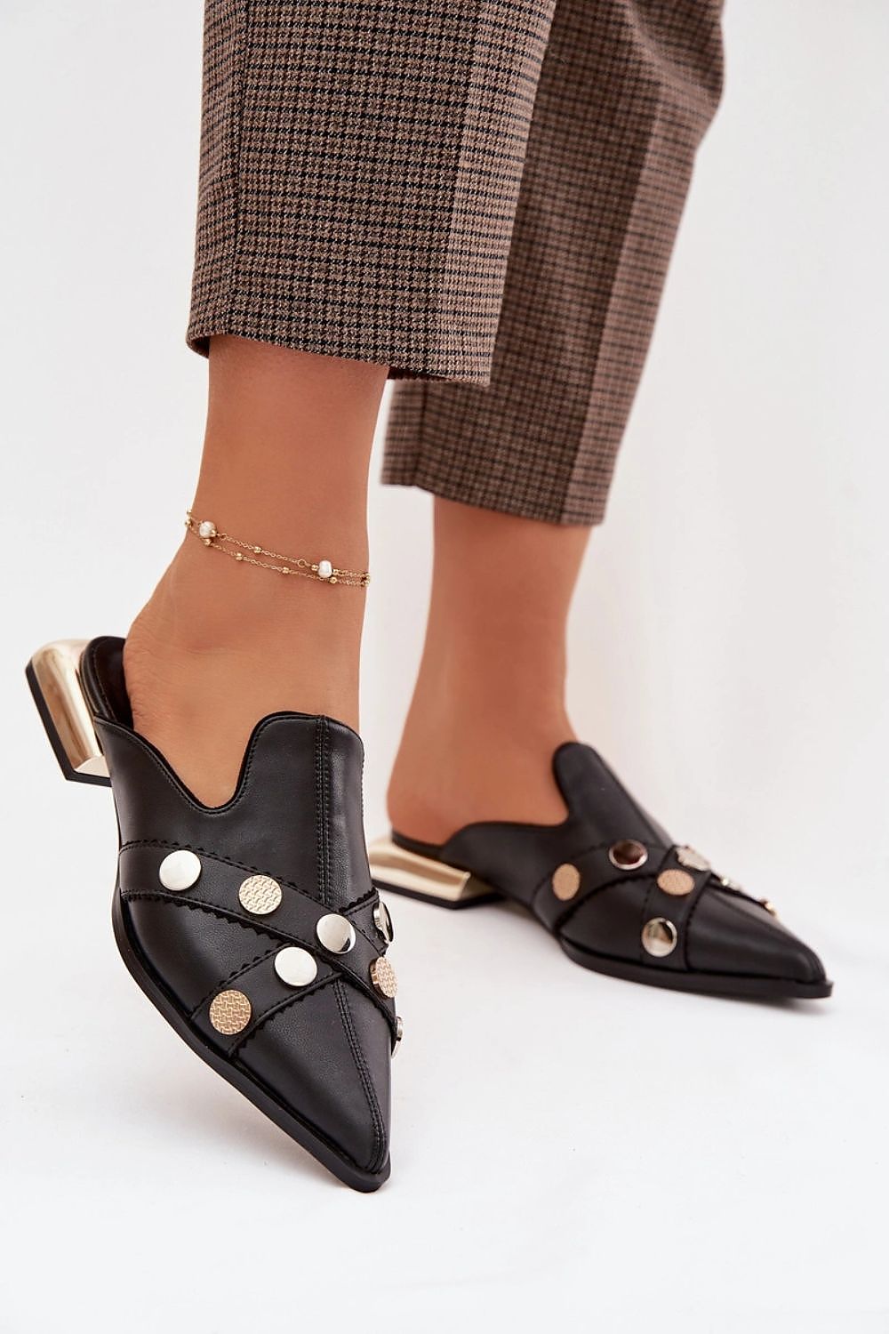 Clacquettes model 225360 Step in style