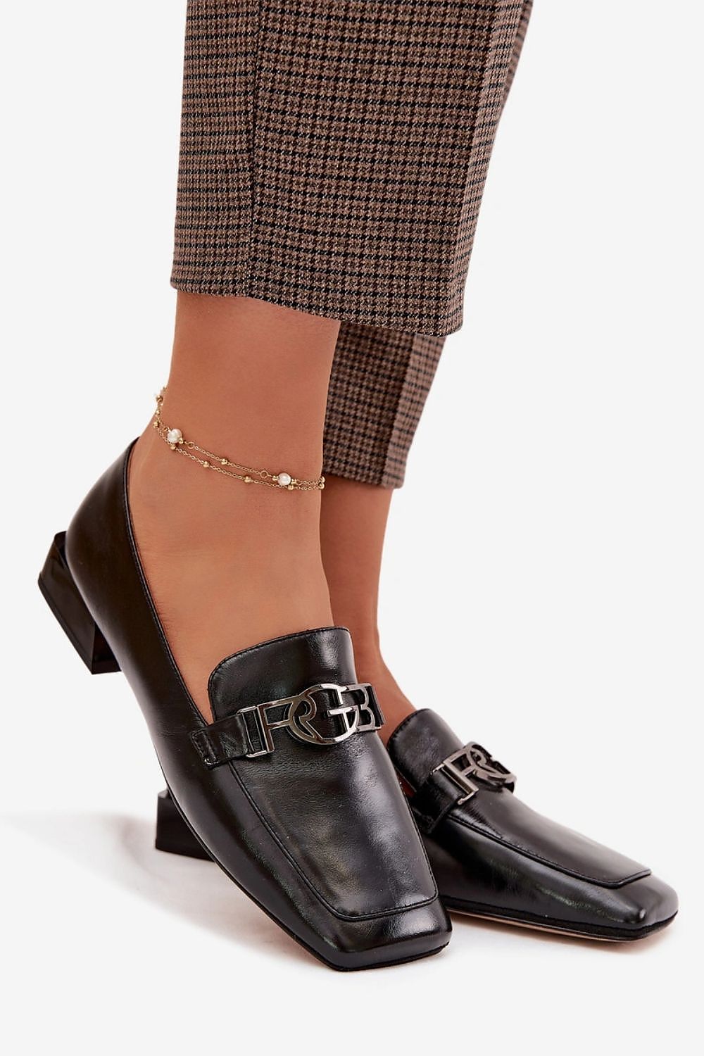 Clacquettes model 225361 Step in style