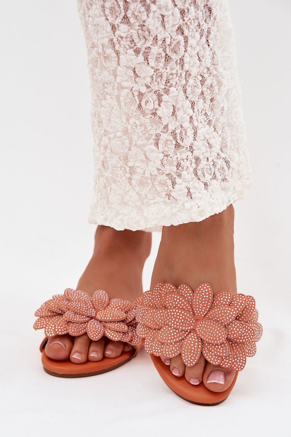 Clacquettes model 225384 Step in style