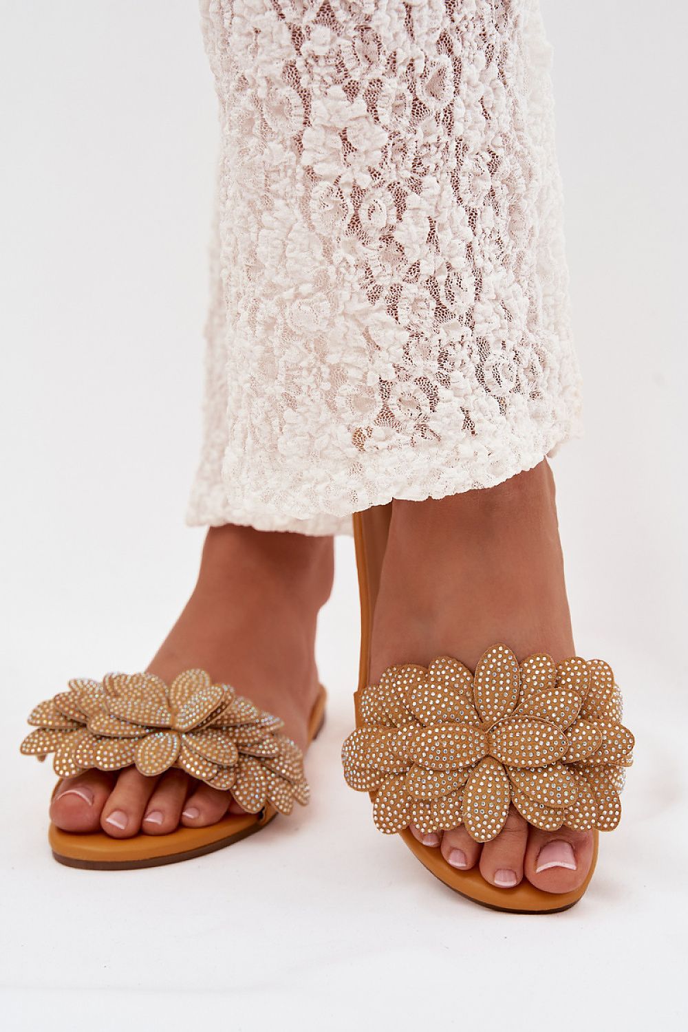Clacquettes model 225384 Step in style