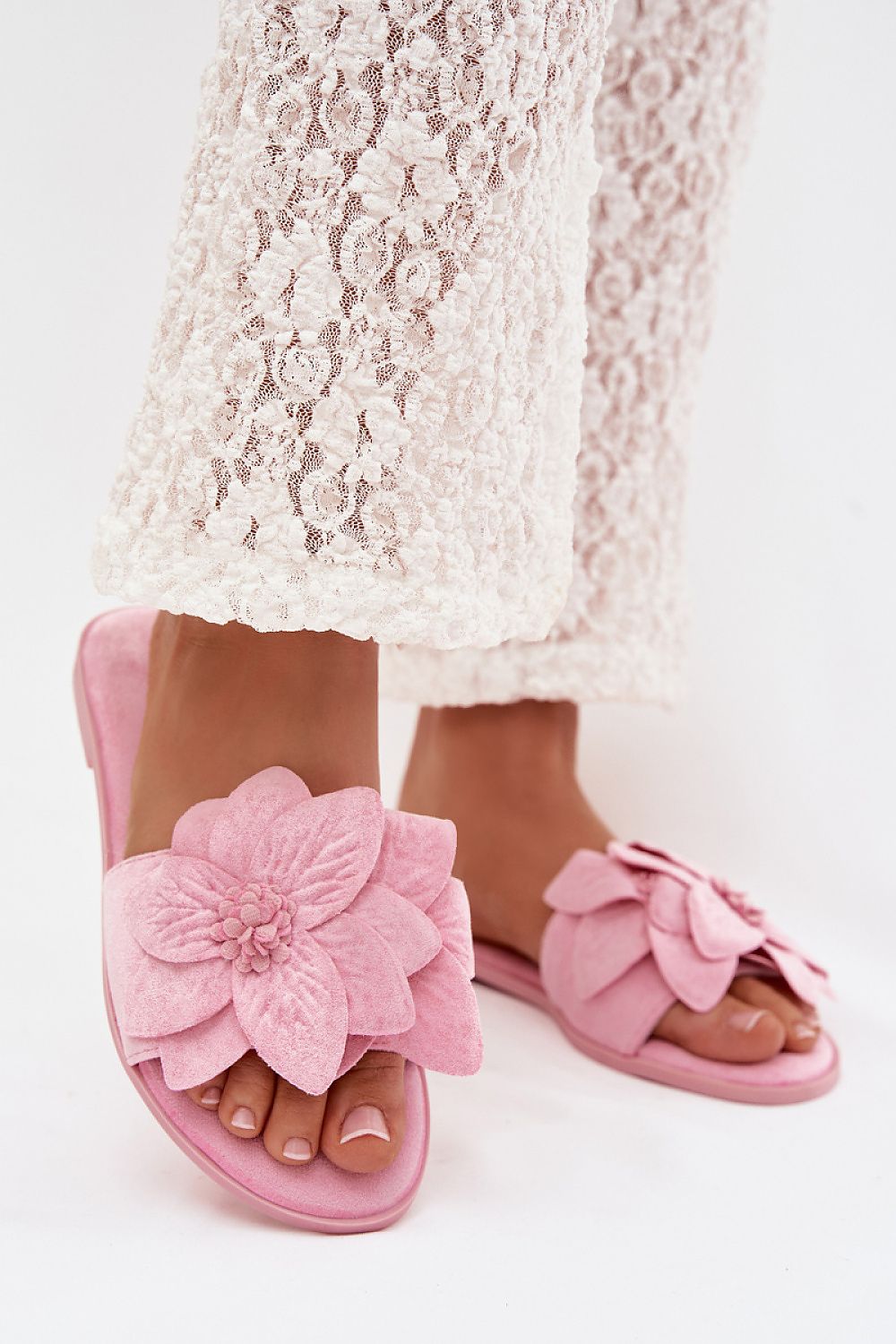 Clacquettes model 225390 Step in style