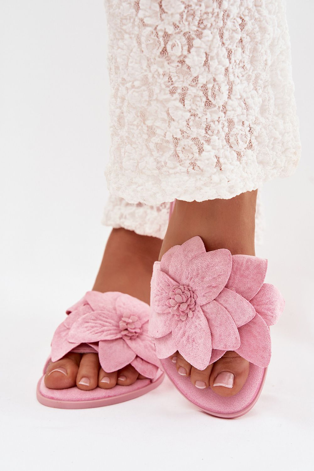 Clacquettes model 225390 Step in style