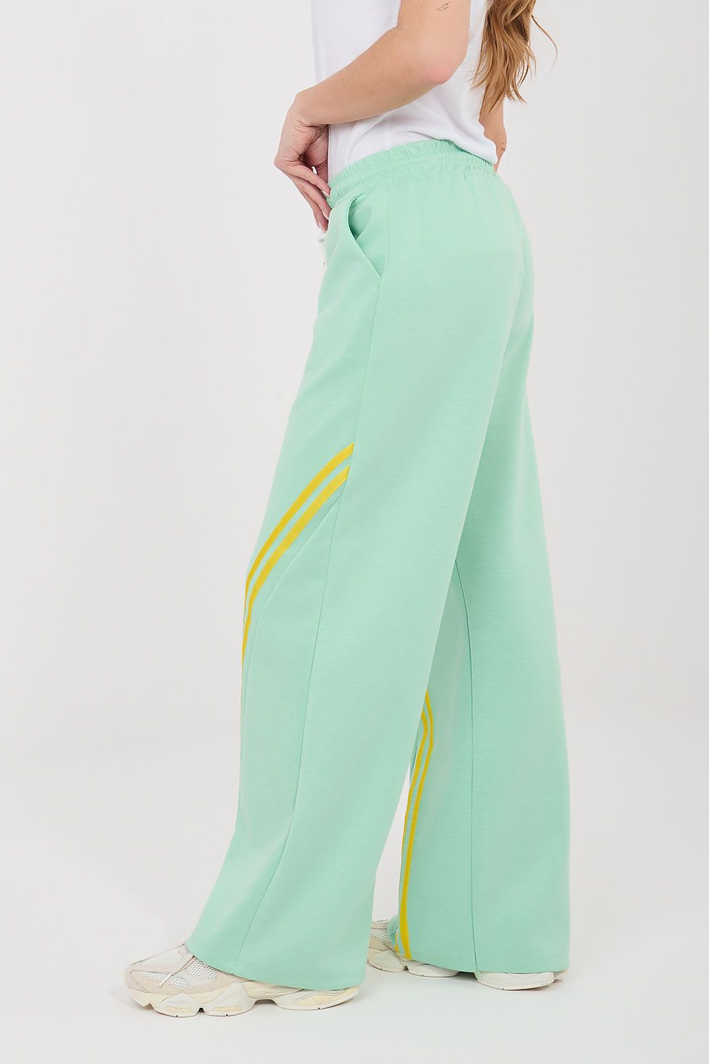 Pantalon survêtement model 225413 Rue Paris