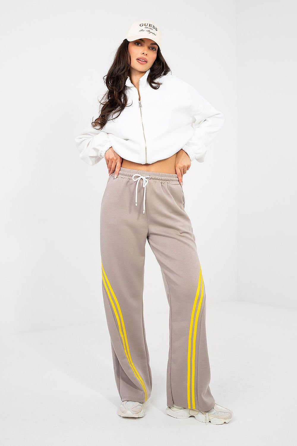 Pantalon survêtement model 225413 Rue Paris