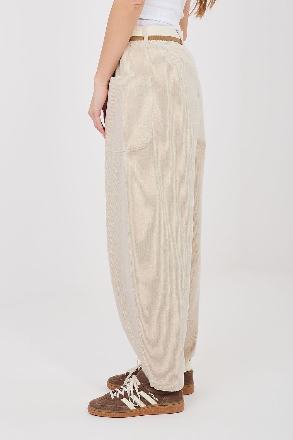 Pantalon en velours côtelé model 225094 Rue Paris