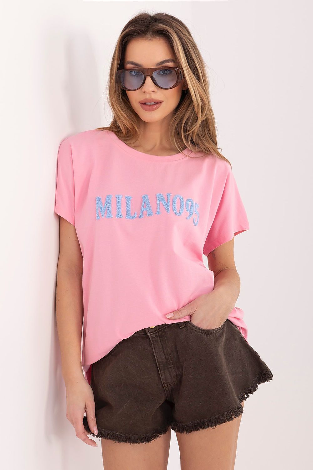 T-shirt model 225478 Relevance