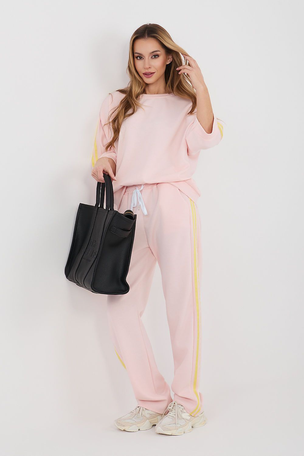  L`ensemble model 225548 Rue Paris 