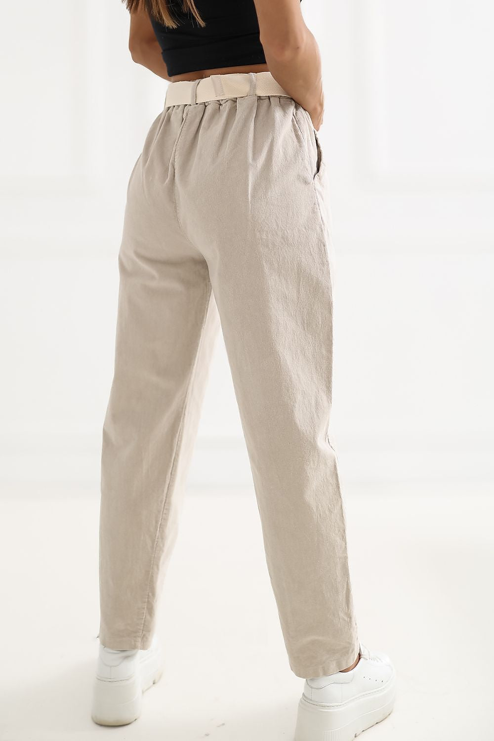 Pantalon en velours côtelé model 226457 Italy Moda