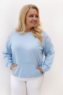  Sweatshirt model 228059 Relevance 