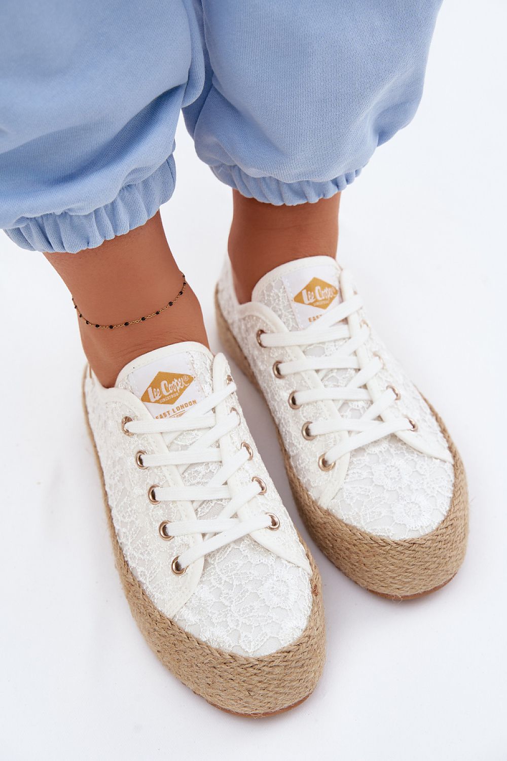 Baskets model 228096 Step in style