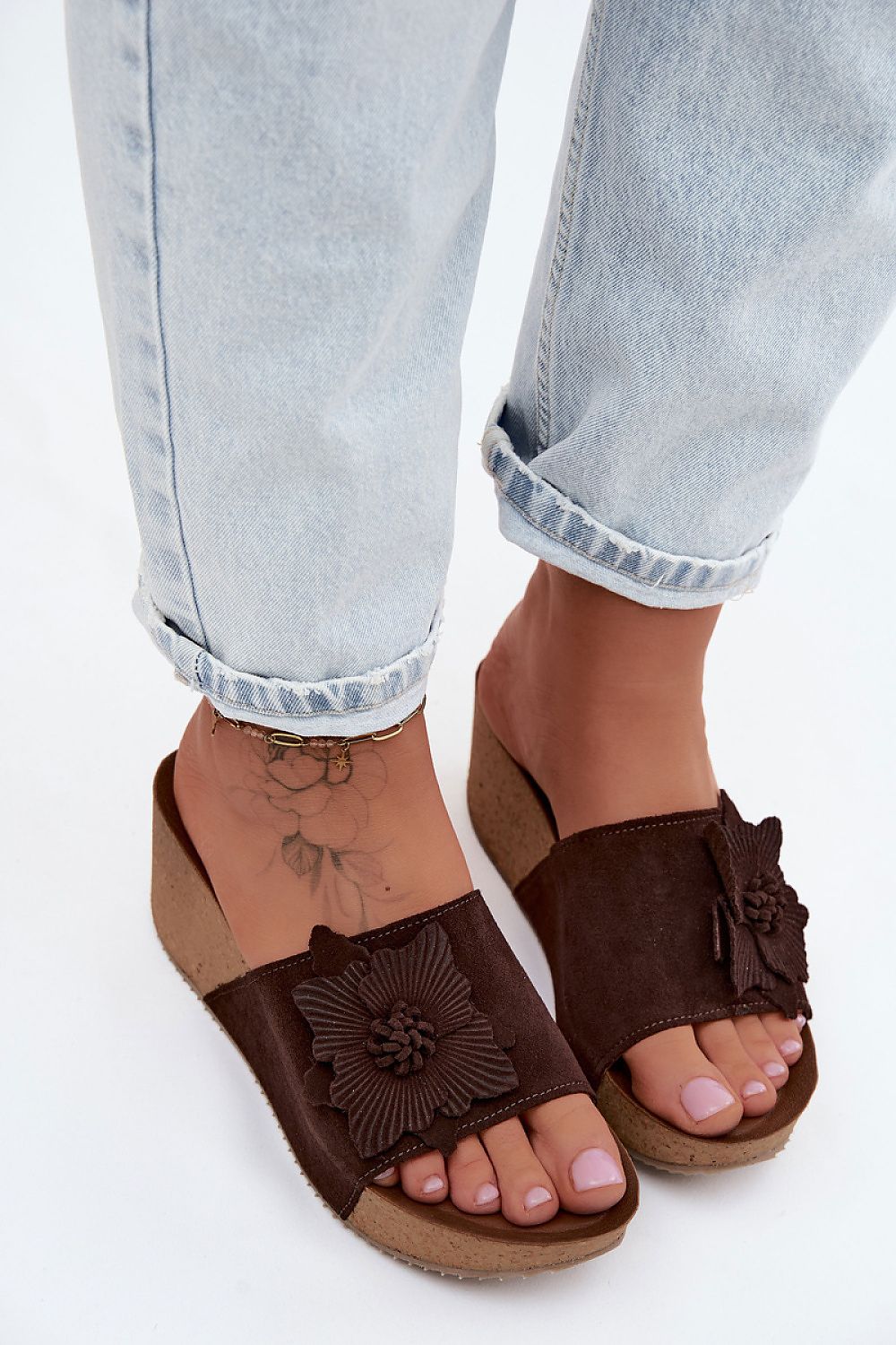 Cothurnes model 228385 Step in style